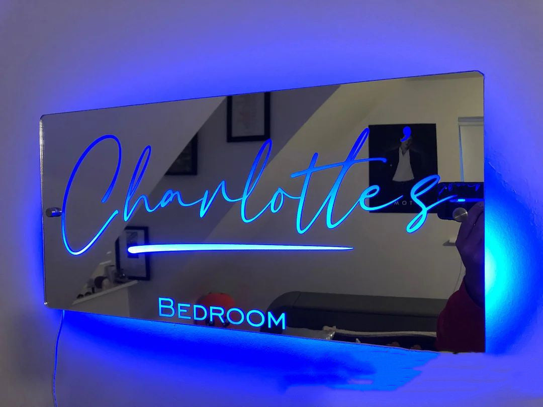 Personalized Name Mirror Light For Bedroom LED Light Up Mirror For Wall Custom Photo Christmas Valentine's Day Wedding Gifts Fresh Style